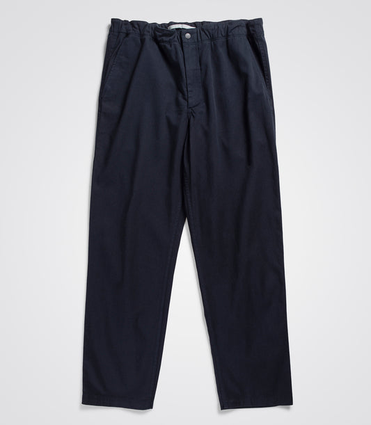 EZRA RELAXED ORGANIC STRETCHED TWILL TROUSER DARK NAVY